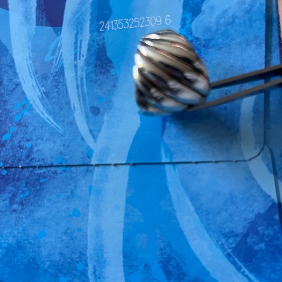 David Yurman sculpted cable ring barely worn.Purchased last year see picture . - Picture 6 of 7